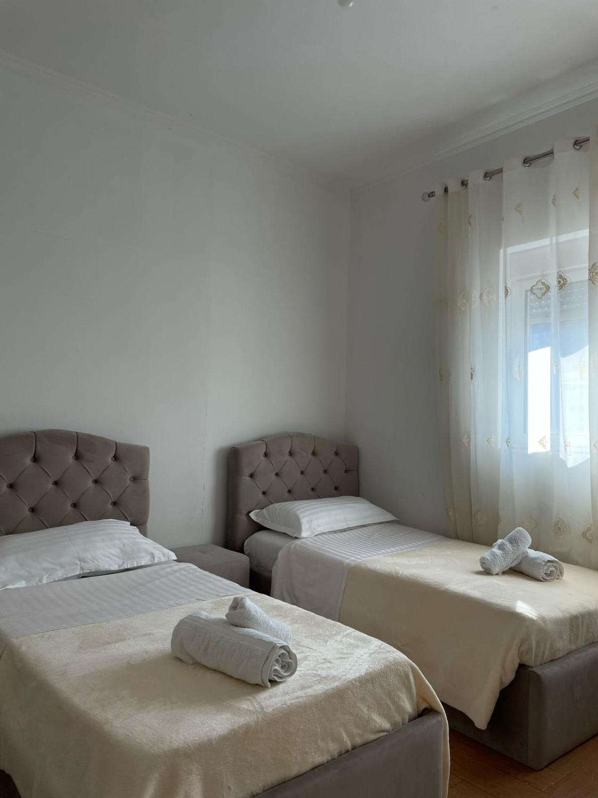 Guest House Ilir Berat Eksteriør billede